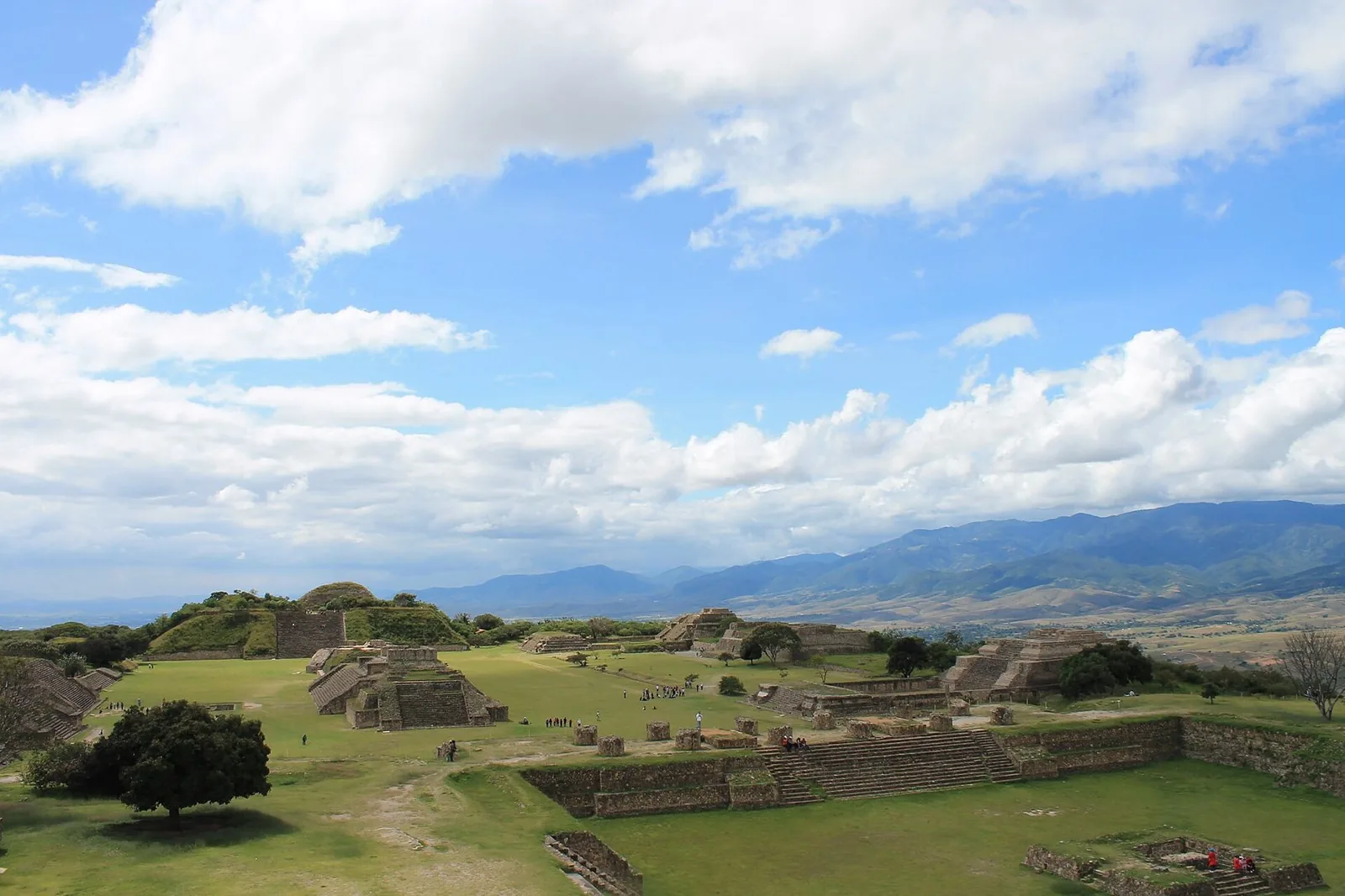 Monte Alb&aacute;n above the Central Valleys of Oaxaca