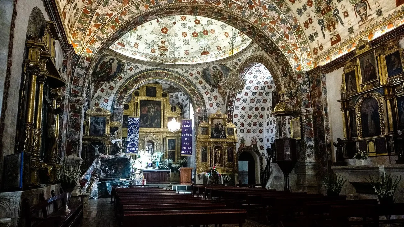The painted vaults of San Jer&oacute;nimo Tlacochahuaya